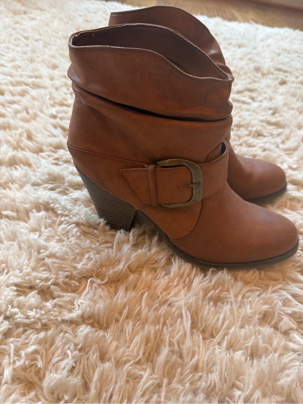 Mia brand camel colored booties women’s size 9